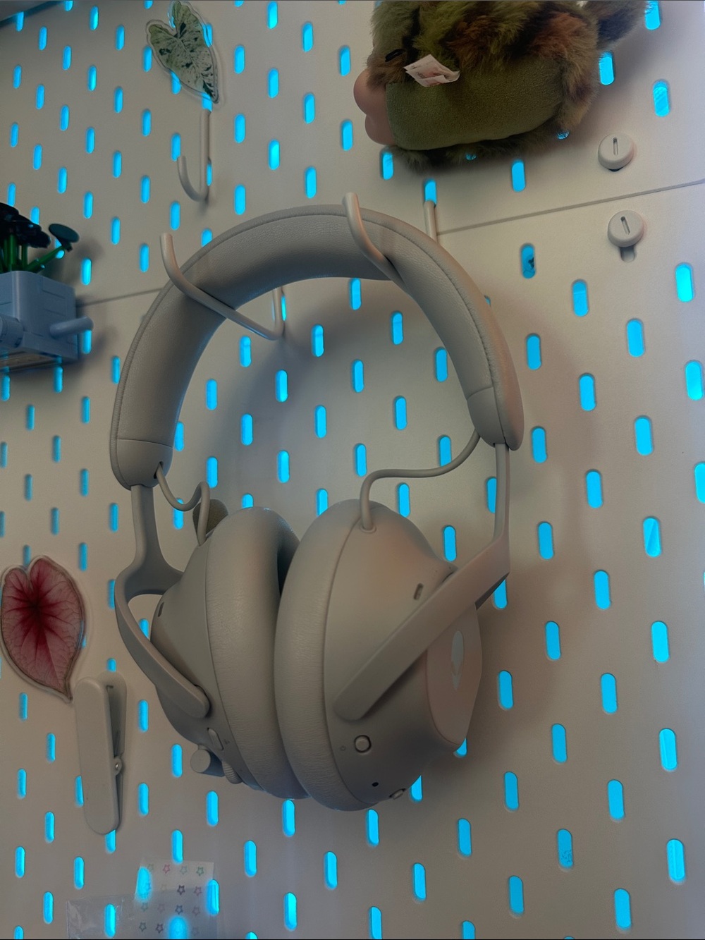 Alienware- almost new Gray Wireless Over-Ear Headphones
